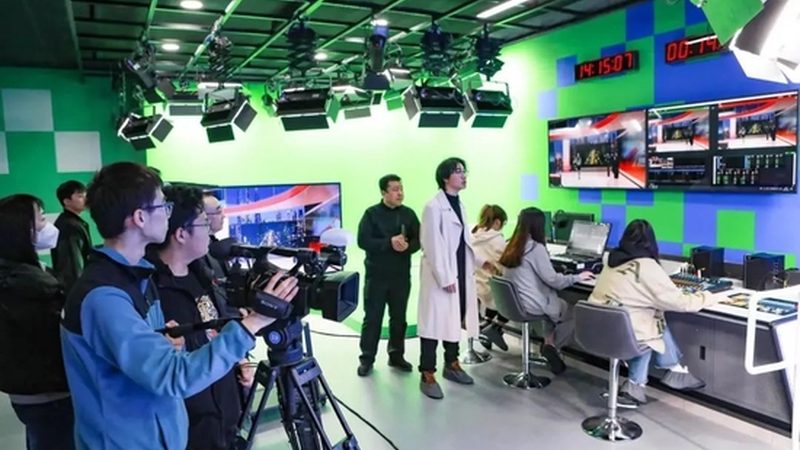 以下是一个会议策划执行手册的模板表格，供您参考：